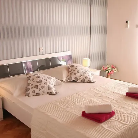 Apartment Roso *